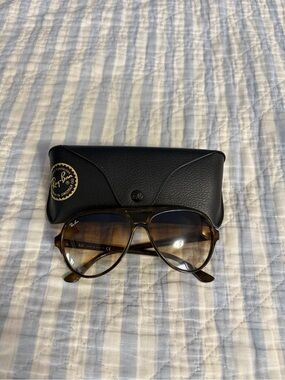 Ray-Ban Women's Tortoise Brown Gradient Aviator Sunglasses